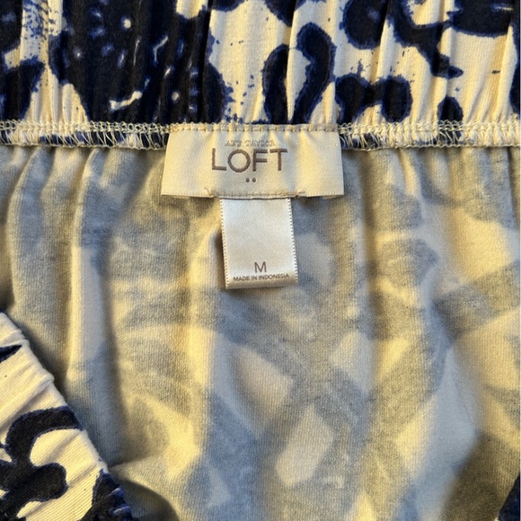 LOFT Navy and Cream Floral Pencil Skirt - Picture 6 of 6